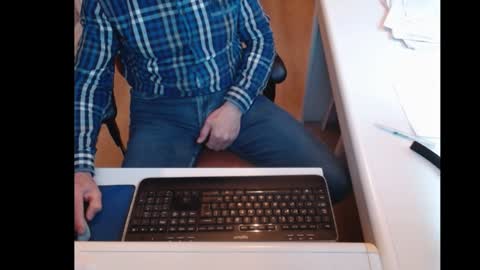 Snapshot of dutchpornking2 chatting on January 20, 12:18 pm dutchpornking2 online show from January 20, 12:18 pm