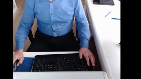 dutchpornking2 online show from November 10, 7:40 am