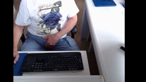 dutchpornking2 online show from June 13, 7:50 am