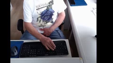 dutchpornking2 online show from June 15, 5:42 am
