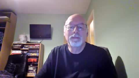 DutchUncleJohn online show from April 3, 7:45 pm