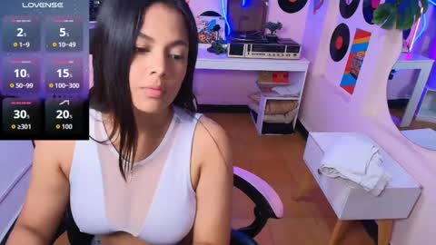 duulce_mia online show from May 1, 11:26 am
