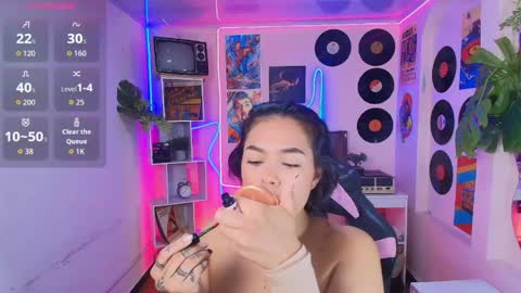 duulce_mia online show from May 17, 11:39 am