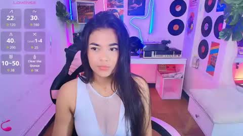 duulce_mia online show from July 10, 11:35 am