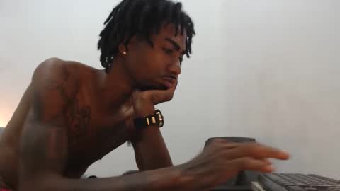 Snapshot of duvanf18 chatting on May 4, 3:35 am Elburrito online show from May 4, 3:35 am