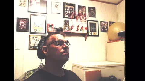 Snapshot of dwinmontana chatting on November 11, 7:19 am dwinmontana online show from November 11, 7:19 am