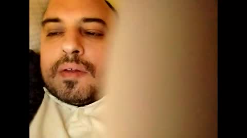 Snapshot of dwizziz chatting on October 15, 3:28 am Ivan online show from October 15, 3:28 am