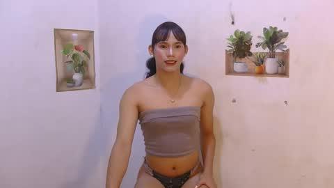 dy_namite online show from May 12, 5:21 pm