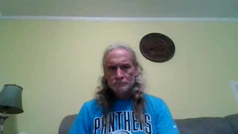 Snapshot of dyankee68 chatting on May 25, 12:05 am dyankee68 online show from May 25, 12:05 am