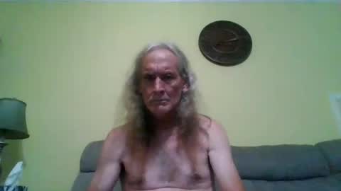 Snapshot of dyankee68 chatting on July 14, 12:13 am dyankee68 online show from July 14, 12:13 am