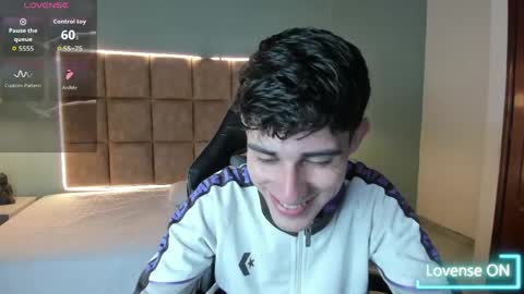 dyla_n18_ online show from June 4, 8:37 pm