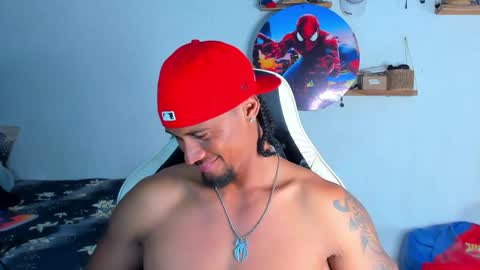 Snapshot of dylan_jake1 chatting on April 16, 4:46 am Dylan online show from April 16, 4:46 am
