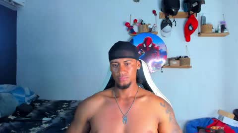 Snapshot of dylan_jake1 chatting on April 19, 12:11 am Dylan online show from April 19, 12:11 am