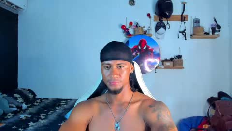 Snapshot of dylan_jake1 chatting on April 21, 1:42 am Dylan online show from April 21, 1:42 am