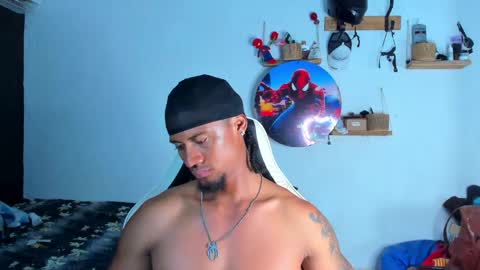Snapshot of dylan_jake1 chatting on April 21, 2:51 am Dylan online show from April 21, 2:51 am
