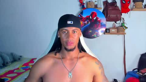 Snapshot of dylan_jake1 chatting on May 6, 1:47 am Dylan online show from May 6, 1:47 am