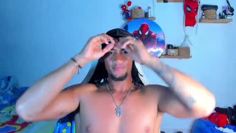 Snapshot of dylan_jake1 chatting on May 15, 12:39 am Dylan online show from May 15, 12:39 am