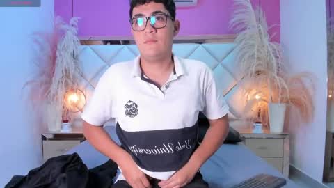 Dylan online show from April 14, 2:39 am