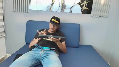 DYLAN online show from October 21, 7:36 pm