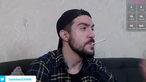 Snapshot of dylan_starxx chatting on December 2, 12:09 am Dylan online show from December 2, 12:09 am