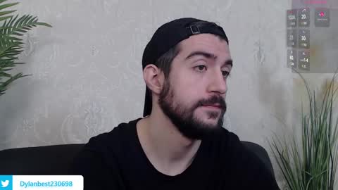 Snapshot of dylan_starxx chatting on December 10, 6:44 am Dylan online show from December 10, 6:44 am