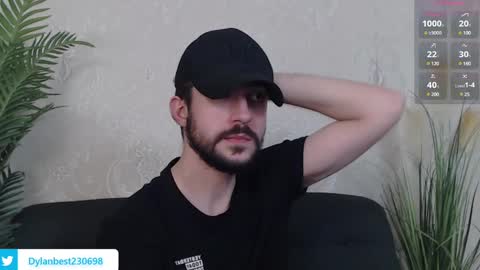Snapshot of dylan_starxx chatting on December 13, 12:31 am Dylan online show from December 13, 12:31 am