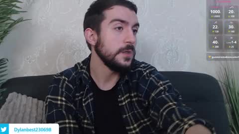 Snapshot of dylan_starxx chatting on December 13, 3:38 am Dylan online show from December 13, 3:38 am