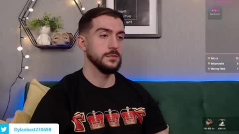 Snapshot of dylan_starxx chatting on December 26, 7:27 pm Dylan online show from December 26, 7:27 pm