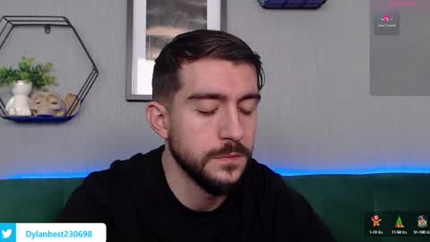 Snapshot of dylan_starxx chatting on December 30, 6:49 pm Dylan online show from December 30, 6:49 pm