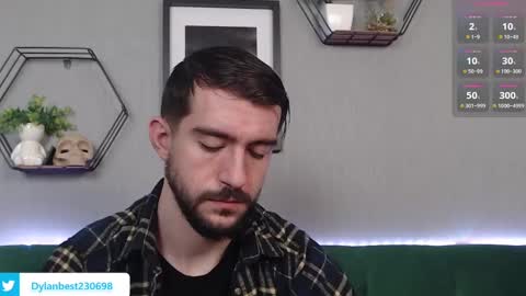 Snapshot of dylan_starxx chatting on February 9, 2:17 am Dylan online show from February 9, 2:17 am