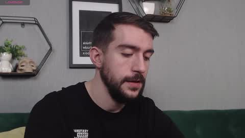 Snapshot of dylan_starxx chatting on February 10, 7:38 pm Dylan online show from February 10, 7:38 pm