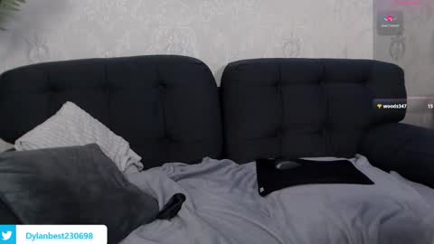 Snapshot of dylan_starxx chatting on February 14, 9:34 am Dylan online show from February 14, 9:34 am