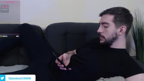 Snapshot of dylan_starxx chatting on February 20, 10:05 am Dylan online show from February 20, 10:05 am