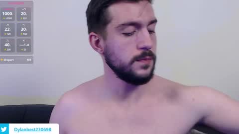 Snapshot of dylan_starxx chatting on February 22, 3:45 am Dylan online show from February 22, 3:45 am