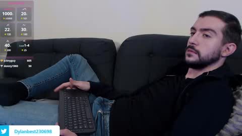 Snapshot of dylan_starxx chatting on February 23, 4:46 pm Dylan online show from February 23, 4:46 pm