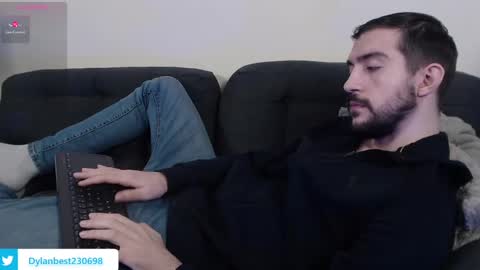 Snapshot of dylan_starxx chatting on February 26, 5:31 am Dylan online show from February 26, 5:31 am