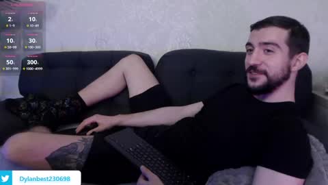 Snapshot of dylan_starxx chatting on February 28, 11:34 pm Dylan online show from February 28, 11:34 pm