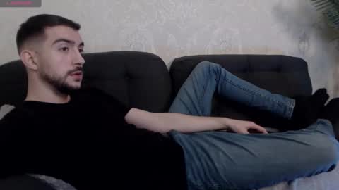 Snapshot of dylan_starxx chatting on March 8, 12:44 am Dylan online show from March 8, 12:44 am