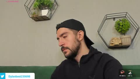Snapshot of dylan_starxx chatting on September 17, 10:22 pm Dylan online show from September 17, 10:22 pm