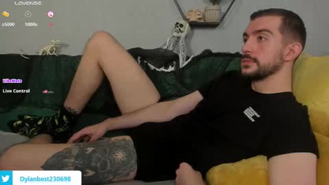 Snapshot of dylan_starxx chatting on October 16, 1:06 am Dylan online show from October 16, 1:06 am