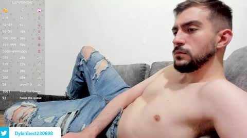 Snapshot of dylan_starxx chatting on June 4, 2:06 am Dylan online show from June 4, 2:06 am