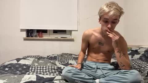 Snapshot of dylanandollie chatting on January 18, 10:28 pm Dylan and Ollie online show from January 18, 10:28 pm