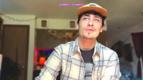 Snapshot of dylandaniel69 chatting on October 4, 6:06 pm Dylan Daniel 7.8 online show from October 4, 6:06 pm