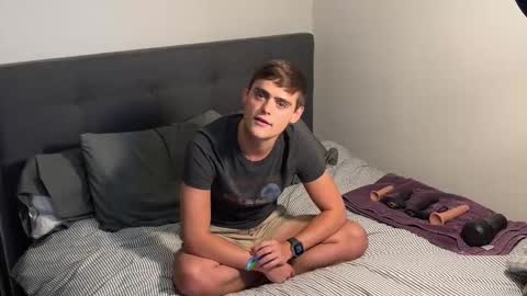 Snapshot of dylanfruits chatting on September 19, 12:12 am dylanfruits online show from September 19, 12:12 am