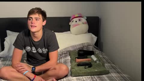 Snapshot of dylanfruits chatting on October 15, 12:44 am dylanfruits online show from October 15, 12:44 am