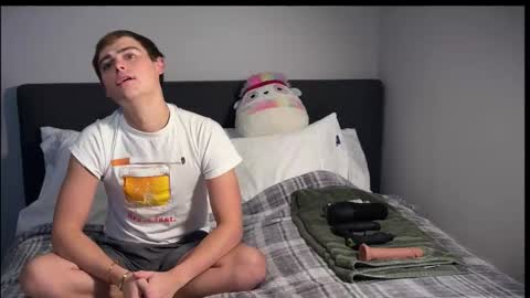 Snapshot of dylanfruits chatting on October 31, 2:29 pm dylanfruits online show from October 31, 2:29 pm