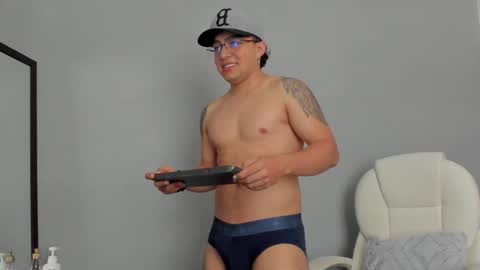 Snapshot of dylann_blaze_ chatting on March 10, 2:26 pm online show from March 10, 2:26 pm