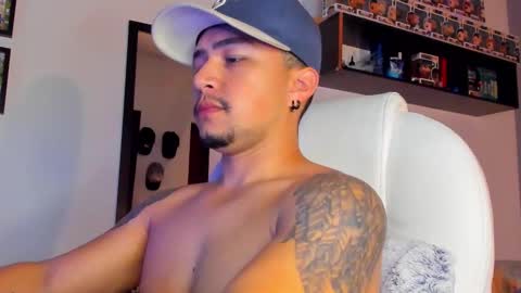 Snapshot of dylann_blaze_ chatting on September 10, 4:18 pm online show from September 10, 4:18 pm