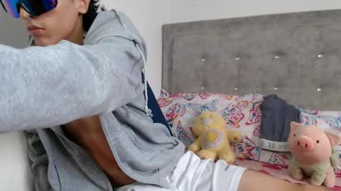 dylann ross online show from April 17, 5:49 pm