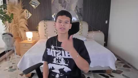 dylanroyce_ online show from March 6, 12:12 pm